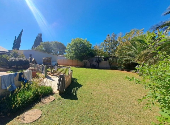 4 Bedroom Property for Sale in Roosheuwel North West